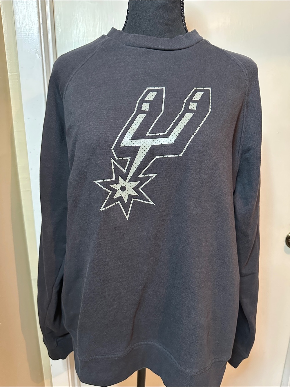 San Antonio Spurs Majestic Women’s Crewneck Sweatshirt Black Size M